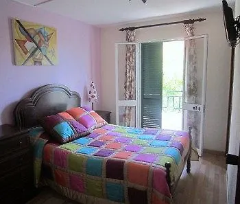בית הארחה Residencial Melba פונשל